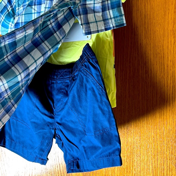 Three piece Toddler outfit from Carter’s - Picture 3 of 4